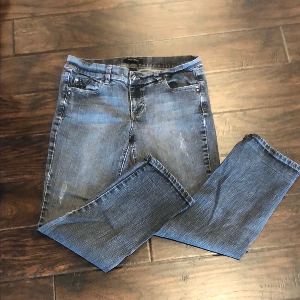 White House Black Market Capri Jeans. Size 6